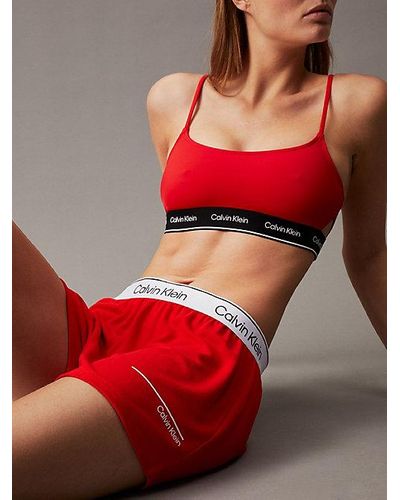 Calvin Klein Shorts de playa de felpa holgados - CK Meta Legacy - Rojo