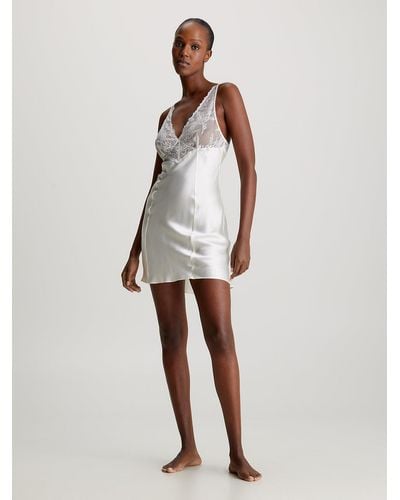 Calvin Klein Chemise de nuit en dentelle et en soie - Blanc