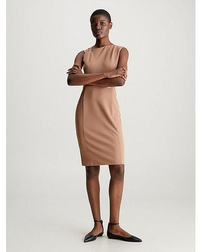 Calvin Klein Asymmetrisches Scuba-Kleid aus Krepp - Natur