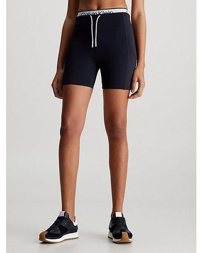 Calvin Klein Enge kurze Sporthose mit doppeltem Bund - Blau