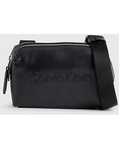 Calvin Klein Crossbody Bag aus recyceltem Material - Schwarz