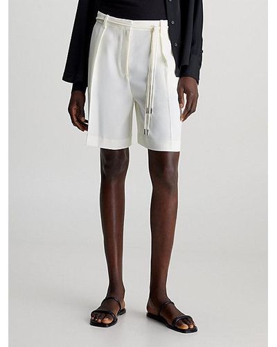 Calvin Klein Lässige Twill-Shorts - Weiß