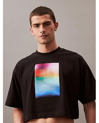 Calvin Klein Unisex Boxy T-shirt Met Logo - Pride - Zwart