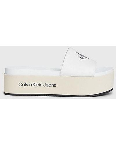 Calvin Klein Plateau-Slippers aus Canvas - Weiß