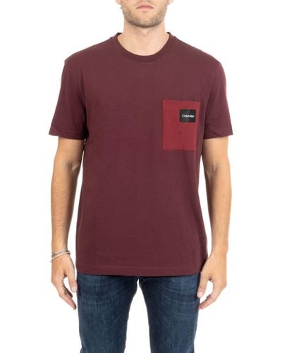 Calvin Klein T-shirt bordeaux in cotone con logo e taschino - Viola