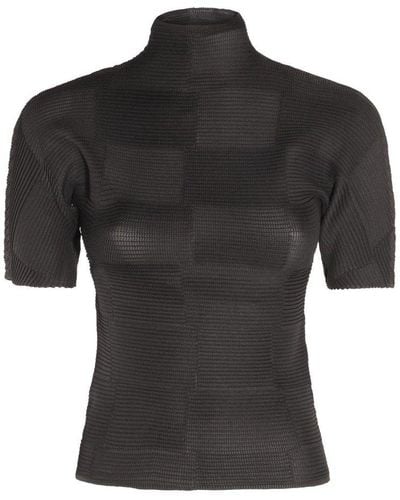 Issey Miyake High-neck Short Sleeved T-shirt - Black