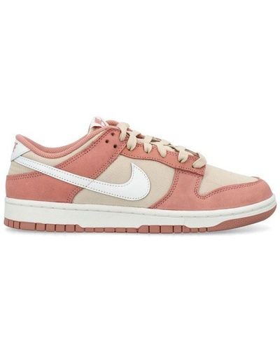 Nike Dunk Low Trainers - Pink