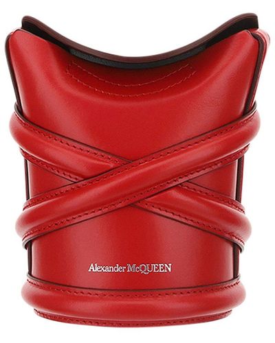 Alexander McQueen Logo Embossed The Mini Curve Bucket Bag - Red