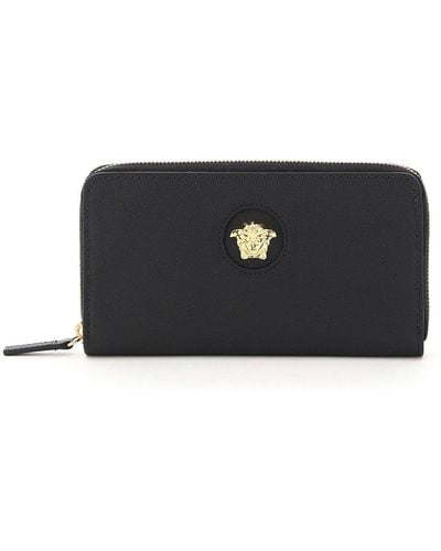Versace Logo Detailed Zipped Wallet - Black