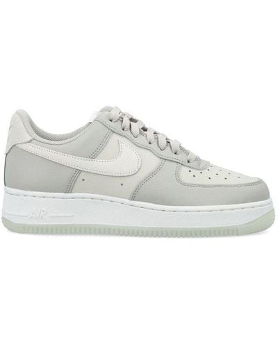 Nike Air Force 1 '07 Lv8 Logo Patch Sneakers - White