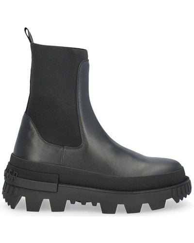 Moncler Logo Embossed Round Toe Boots - Black