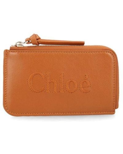Chloé Logo Embroidered Zipped Cardholder - Brown