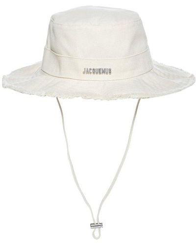 Jacquemus Distressed Logo Plaque Bucket Hat - White