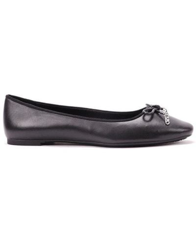 MICHAEL Michael Kors Logo Charm Round Toe Flat Shoes - Black