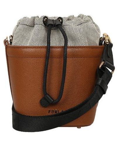 Furla - Spotted: Kiwi 李函 and the Furla Miastella Bucket Bag