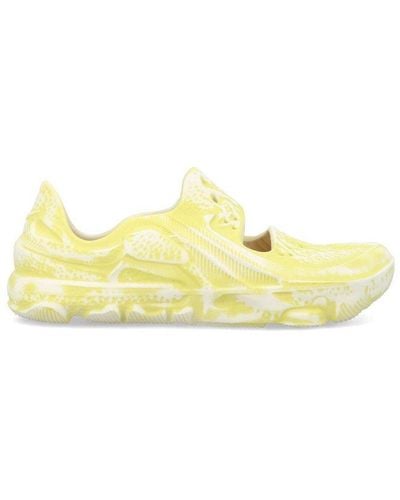 Nike Ispa Universal Round-toe Sneakers - Yellow
