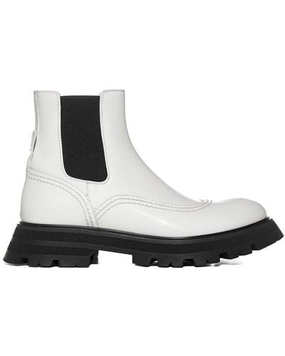 Alexander McQueen Wander Leather Chelsea Boots - White