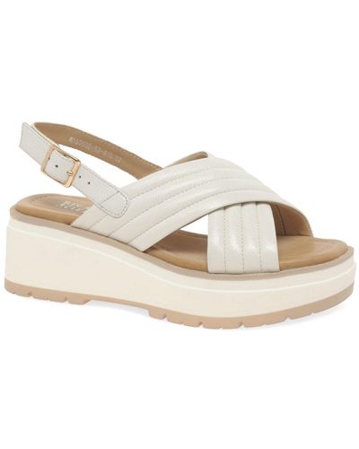 Regarde Le Ciel Jemina 05 Sandals - White