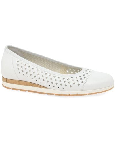 Gabor Berry Punch Detail Shoes - White