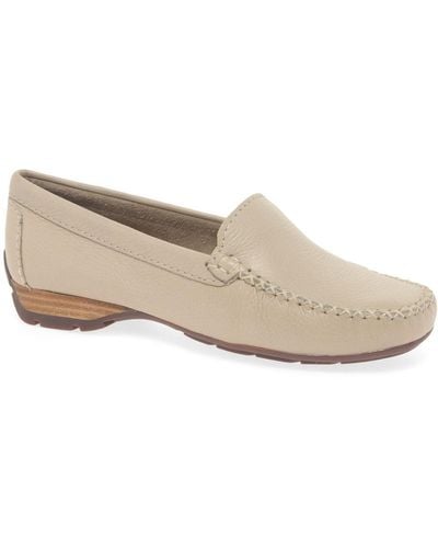 Charles Clinkard Sun Ii Womens Moccasins Women's Loafers / Casual Shoes In Beige - Natural