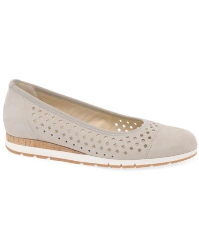 Gabor Berry Punch Detail Shoes - Natural