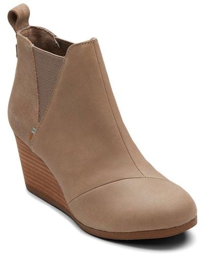 TOMS Kelsey Ankle Wedge Boots Size: 4 - Brown