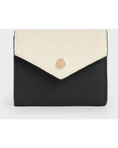 Charles & Keith Cayce Short Wallet in Green