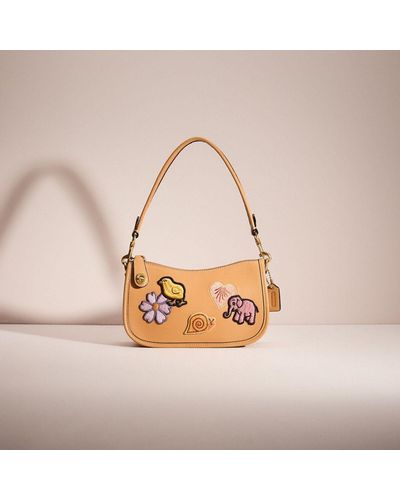 COACH Restored Swinger 20 With Creature Patches - Pink