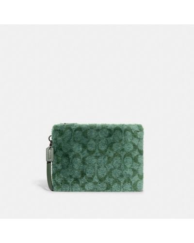 COACH Charter Pouch In Signature Shearling - Green