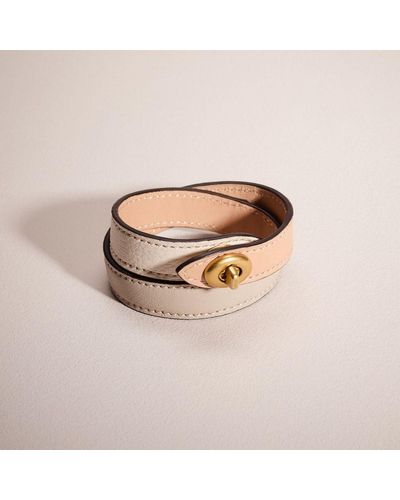 COACH Remade Turnlock Wrap Bracelet - Pink