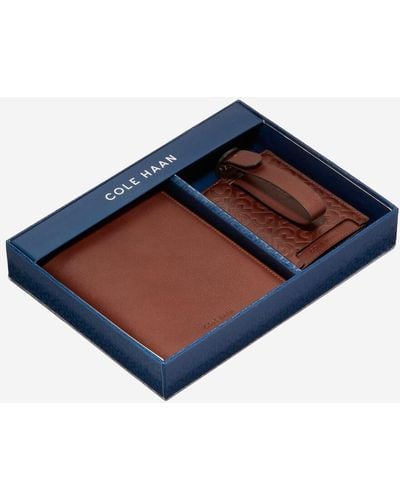 Cole Haan Passport Case With Luggage Tag - Blue