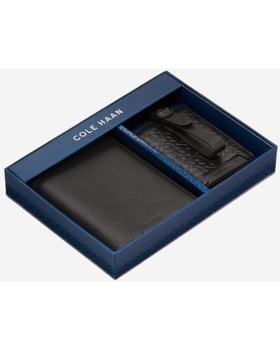 Cole Haan Passport Case With Luggage Tag - Blue