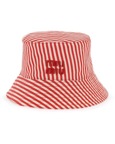 Miu Miu Cappello bucket reversibile con pouch - Rosso
