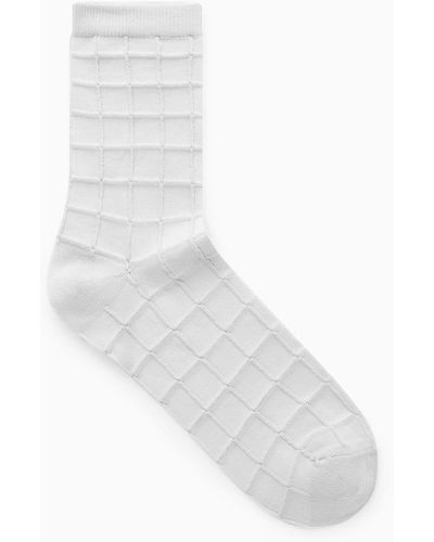 COS Socken Mit Gittermuster - Weiß