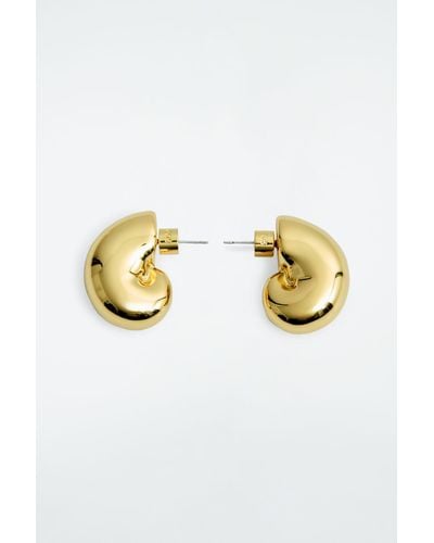 COS Chunky Seashell-shaped Earrings - Metallic