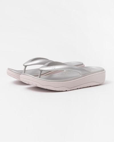Fitflop Relieff Metallic Recovery Toe-post Sandals - White