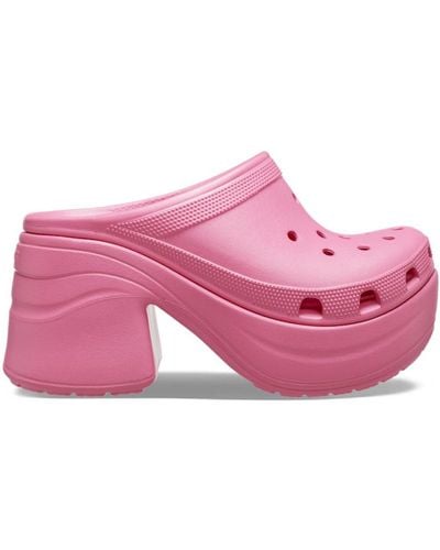 She took them off shortly after lol #Crocs #CrocShoes #CrocHeels #Lemo... | croc  heels | TikTok