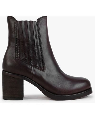 Manas Brown Leather Block Heel Chelsea Boots