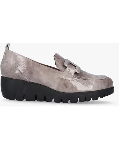 Wonders Rings Grey Patent Leather Low Wedge Loafers