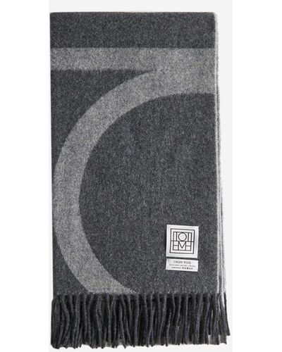 Totême Monogram Wool Scarf - Grey