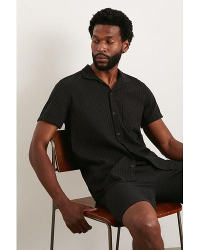Burton Short Sleeve Black Light Textured Shirt
