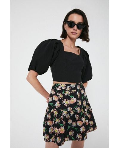 Warehouse Mini Skirt With Frill In Floral - Black