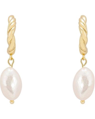 LÁTELITA London Twisted Flax Pearl Hoop Earrings Gold - White