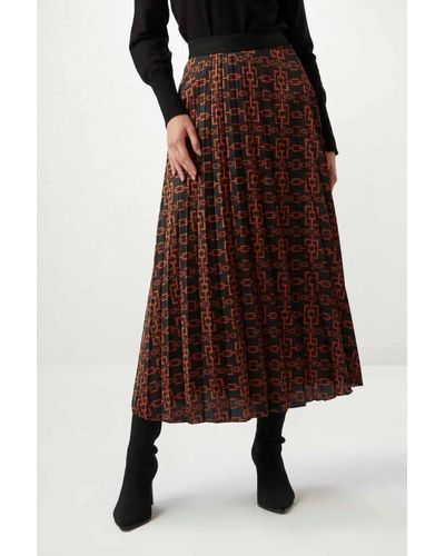 GUSTO Pleated Print Skirt - Brown