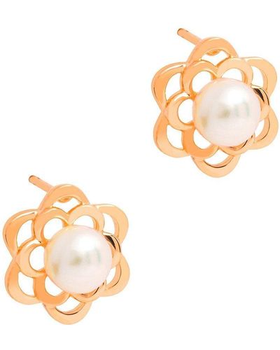 Pure Luxuries London Gift Packaged 'heeb' 18ct Rose Gold Plated 925 Silver And Freshwater Pearl Flower Stud Earrings - White