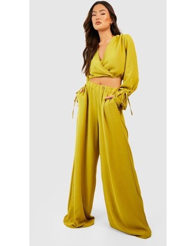 Boohoo Hammered Pleat Front Floor Sweeping Trousers - Yellow