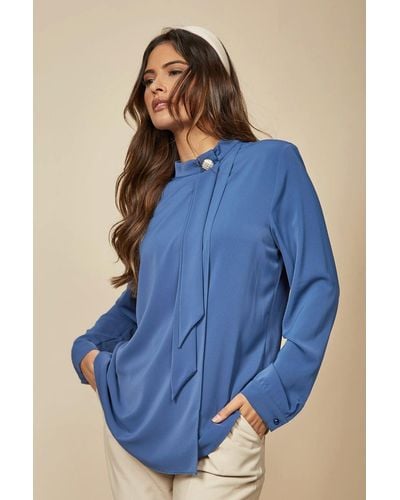 Hoxton Gal Oversized High Neck Top With Brooch Details - Blue