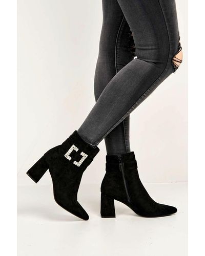 Miss Diva Elizahne Diamante Brooch Detail Pointed Toe Block Heel Boots - Black