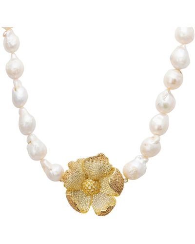 LÁTELITA London Poppy Flower Baroque Pearl Necklace Lemon Gold - White
