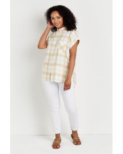 Wallis Petite Check Longline Sleeveless Shirt - White